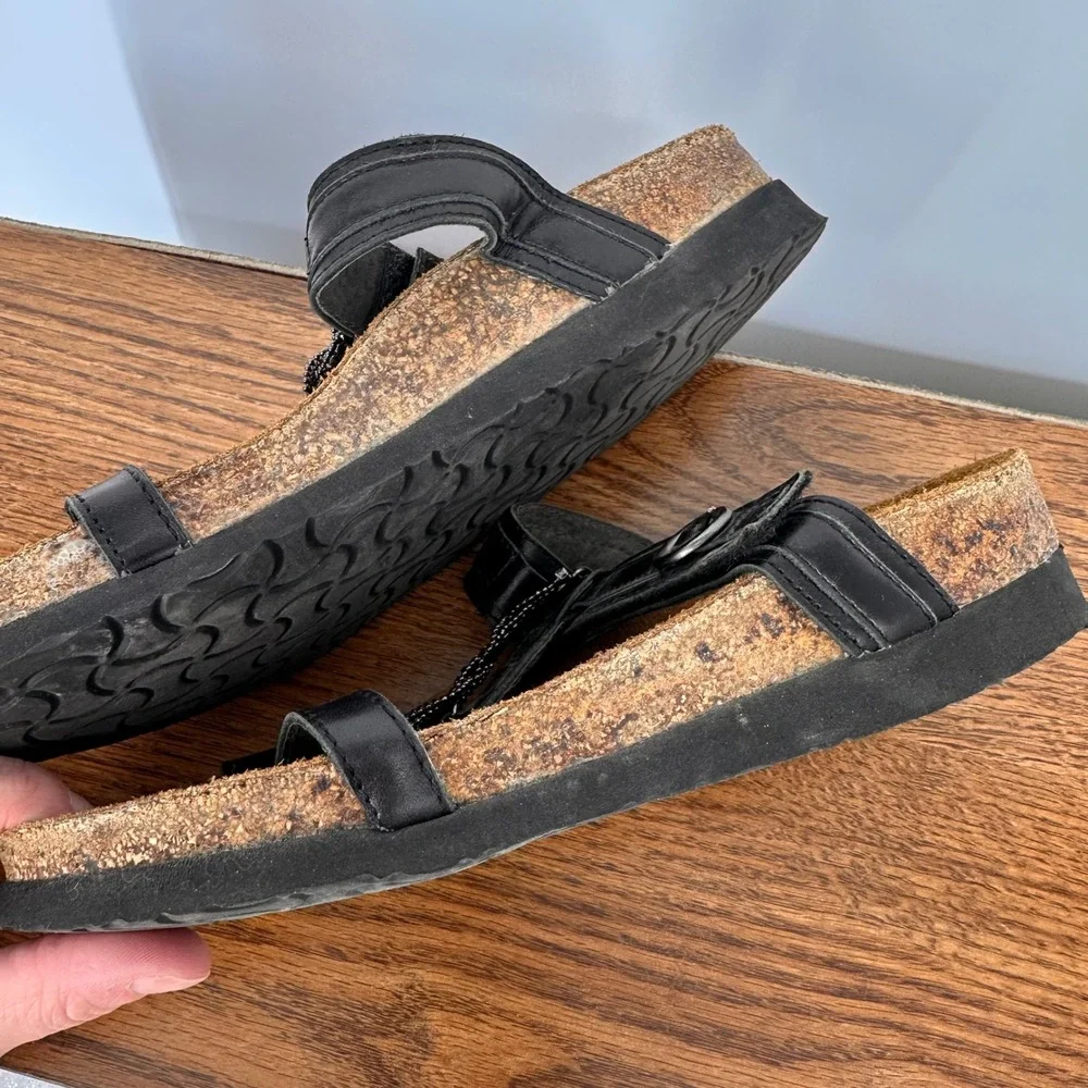 Naot Malibu‎ Sandals Women 38 Rhinestone T-Strap Hook Loop Black Leather Modern